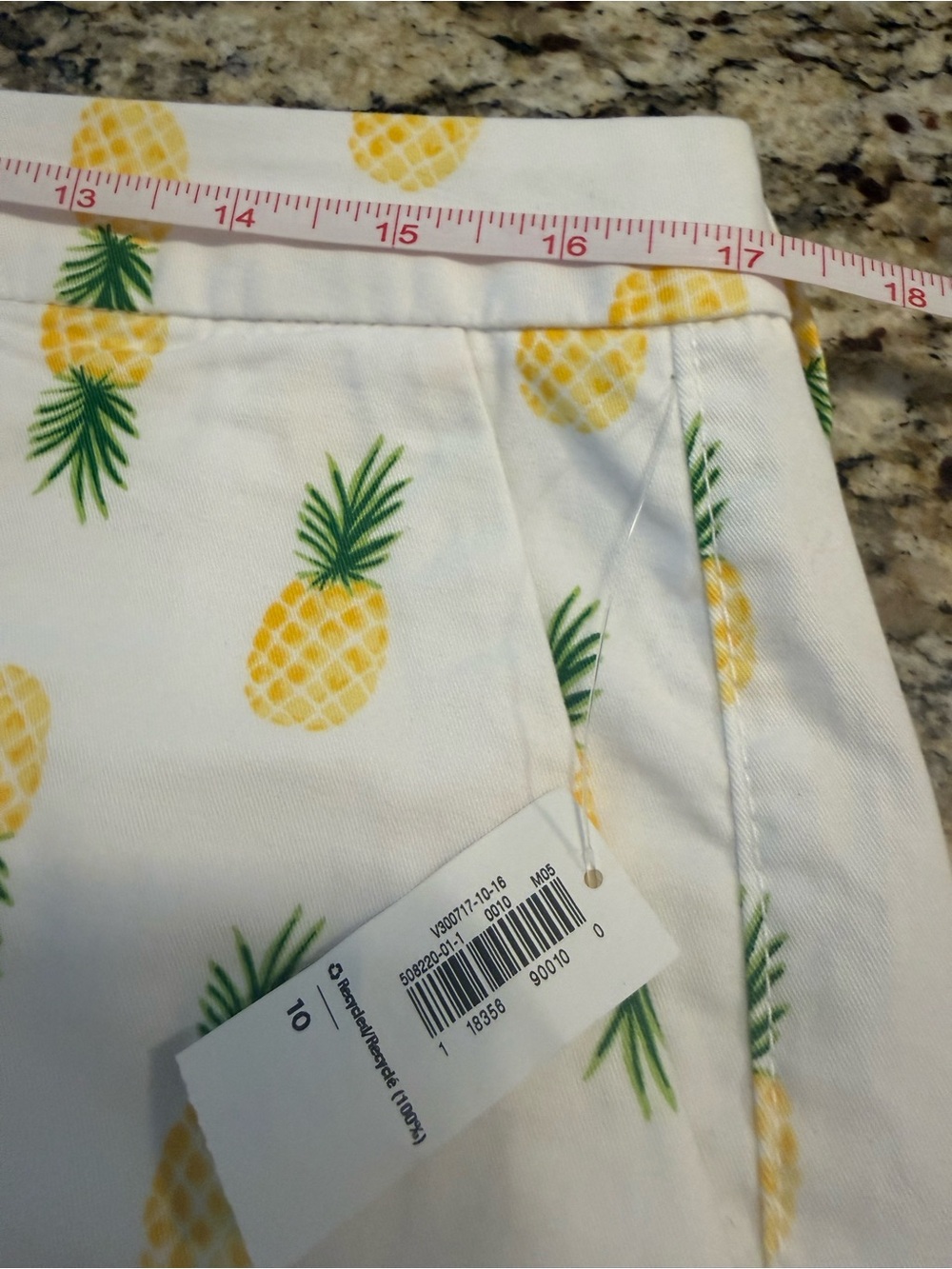 Old Navy tropical pineapple novelty print chino shorts SZ 10 - Picture 10 of 12